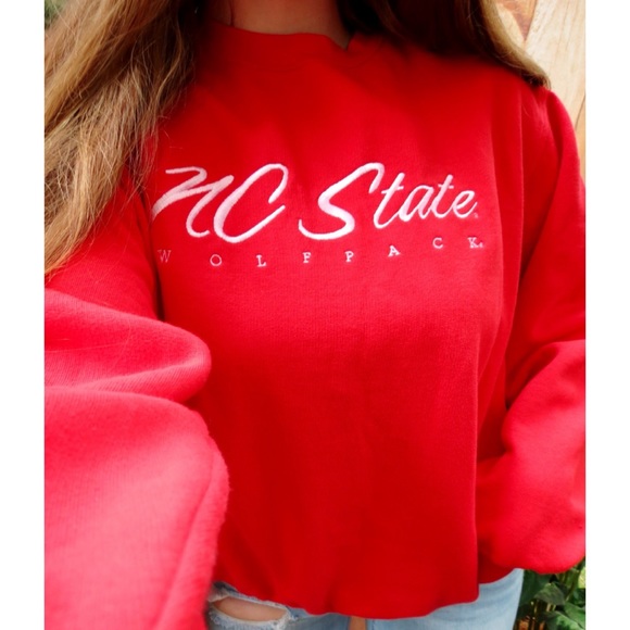 Vintage Sweaters - Vintage NC State Wolfpack cozy crewneck sweater ✨